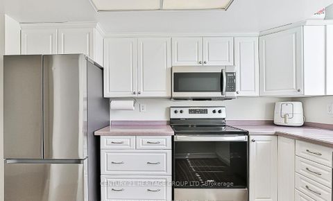 Photo 11 at 1112 - 270 Davis Drive, Central Newmarket, Newmarket