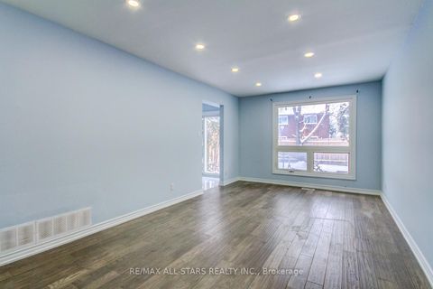 Photo 3 at 10 - 50 Verne Crescent E, Malvern, Toronto