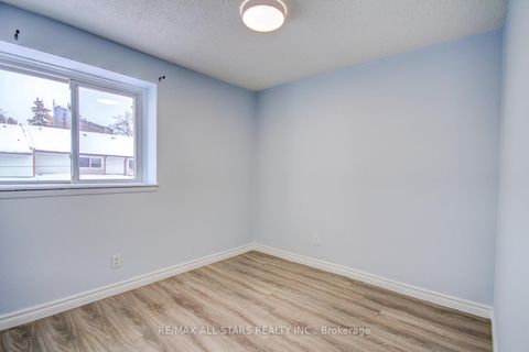 Photo 10 at 10 - 50 Verne Crescent E, Malvern, Toronto