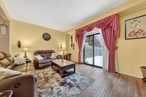 Photo 13 at 61 Warwick Castle Court, Malvern, Toronto