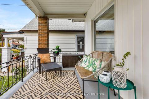 Photo 6 at 139 King Edward Avenue, Lumsden, Toronto