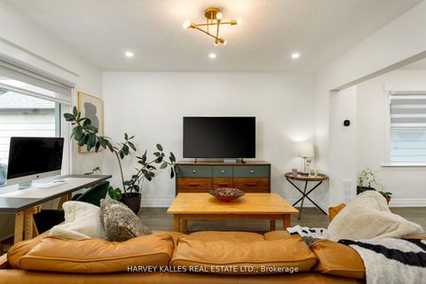 Photo 11 at 139 King Edward Avenue, Lumsden, Toronto