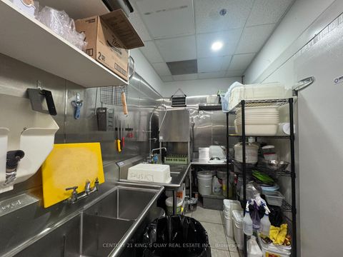 Photo 2 at 3 - 2550 Victoria Park Avenue, Henry Farm, Toronto