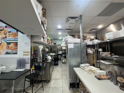 Photo 3 at 3 - 2550 Victoria Park Avenue, Henry Farm, Toronto