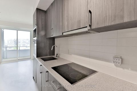 Photo 9 at 1202 - 576 Front Street W, Waterfront Communities C1, Toronto