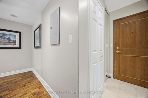 Photo 4 at 1711 - 8 Lee Centre Drive, Woburn, Toronto