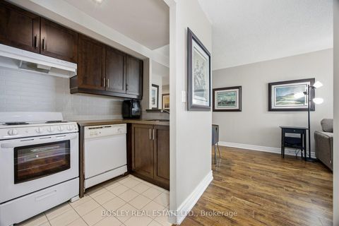 Photo 12 at 1711 - 8 Lee Centre Drive, Woburn, Toronto