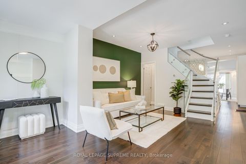 Photo 2 at 313 Cedarvale Avenue, Lumsden, Toronto