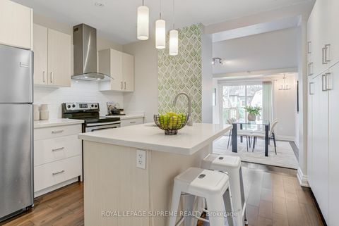 Photo 5 at 313 Cedarvale Avenue, Lumsden, Toronto