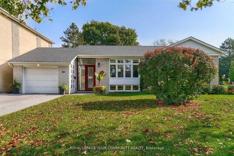 Photo 3 at 1 Yewfield Crescent, Don Mills, Toronto