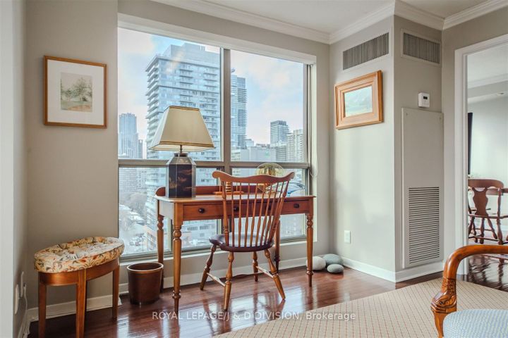 Photo 6 at 1607 - 298 Jarvis Street, Yonge Corridor, Toronto