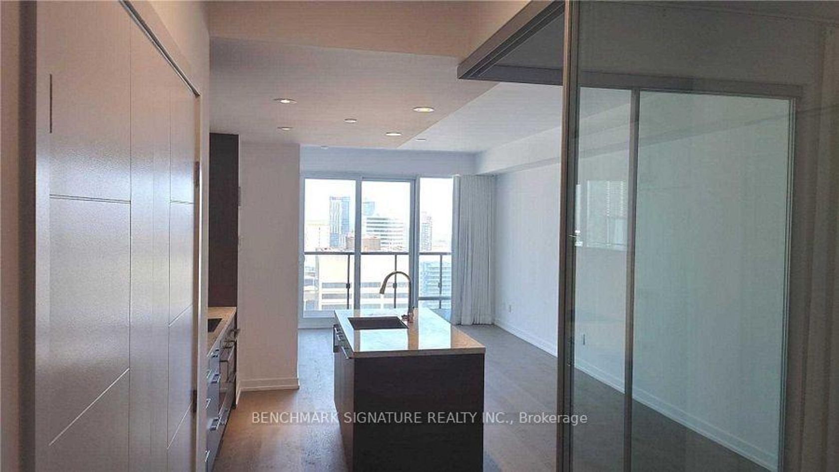 2805 - 488 University Avenue, University, Toronto 