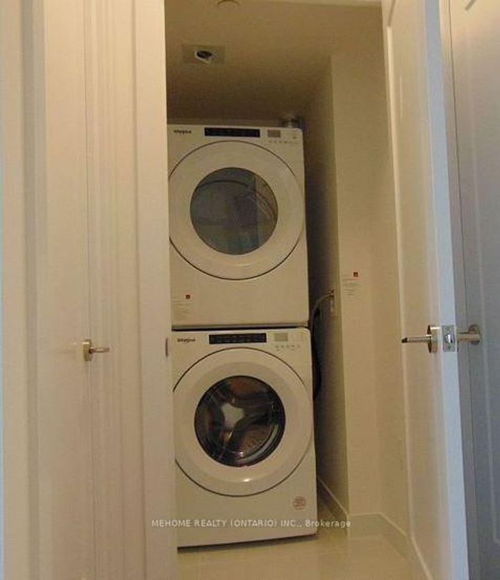 Photo 11 at 1131 - 25 Adra Grado Way, Bayview Village, Toronto