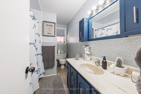 Photo 17 at 1 Norwich Place, Beaumonde Heights, Toronto