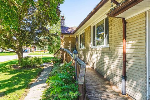 Photo 22 at 1 Norwich Place, Beaumonde Heights, Toronto