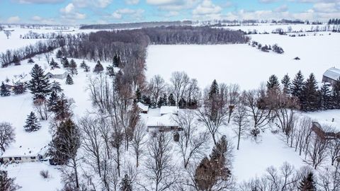 Photo 1 at 5853 Yonge Street, Rural Innisfil, Innisfil