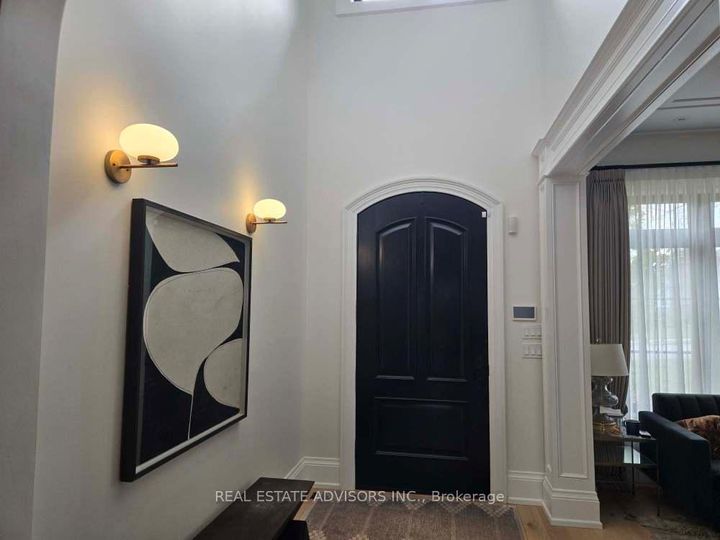 Photo 2 at 20 Arrowstook Road, Bayview Village, Toronto