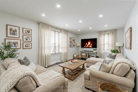 Photo 2 at 102 Aura Lea Boulevard, Pelmo Park W5, Toronto