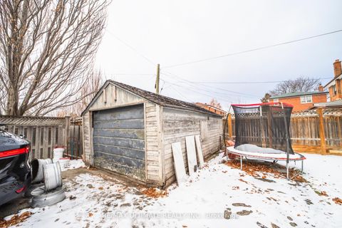 Photo 36 at 102 Aura Lea Boulevard, Pelmo Park W5, Toronto