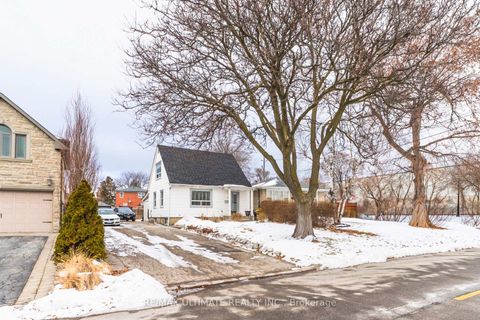 Photo 39 at 102 Aura Lea Boulevard, Pelmo Park W5, Toronto