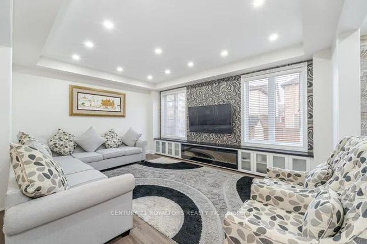 Photo 9 at 77 Enford Crescent, Northwest Brampton, Brampton