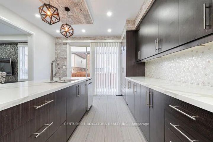 Photo 15 at 77 Enford Crescent, Northwest Brampton, Brampton