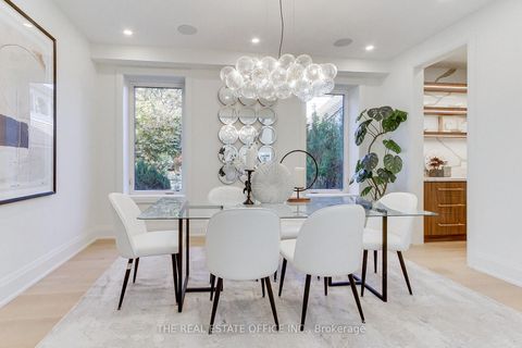 Photo 2 at 18 Beaverbrook Avenue, Rosethorn, Toronto