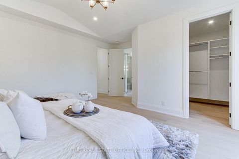 Photo 15 at 18 Beaverbrook Avenue, Rosethorn, Toronto