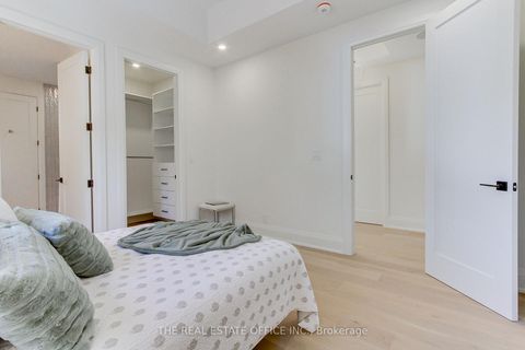 Photo 25 at 18 Beaverbrook Avenue, Rosethorn, Toronto