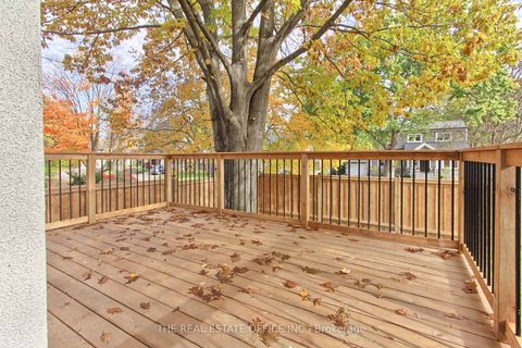 Photo 39 at 18 Beaverbrook Avenue, Rosethorn, Toronto