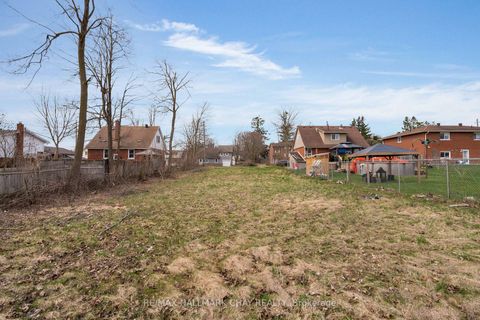 Photo 3 at 147 Peel Street, Wellington, Barrie