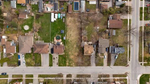 Photo 6 at 147 Peel Street, Wellington, Barrie