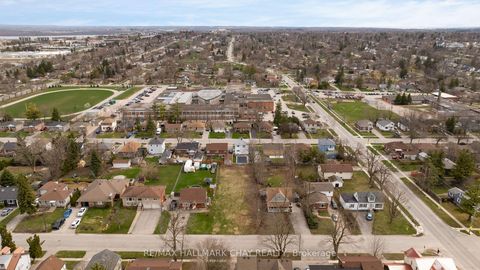 Photo 8 at 147 Peel Street, Wellington, Barrie