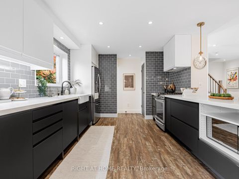 Photo 5 at 43 Kingland Crescent, Don Valley Village, Toronto