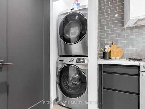 Photo 7 at 43 Kingland Crescent, Don Valley Village, Toronto