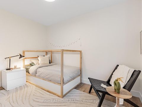 Photo 13 at 43 Kingland Crescent, Don Valley Village, Toronto