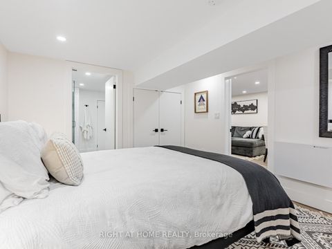 Photo 23 at 43 Kingland Crescent, Don Valley Village, Toronto