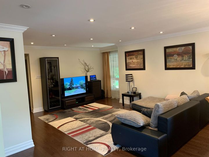 Photo 3 at 66 Dewlane Drive, Newtonbrook West, Toronto