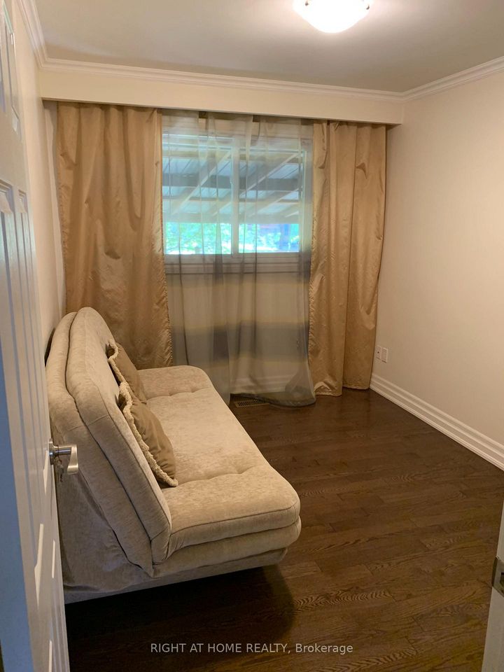 Photo 9 at 66 Dewlane Drive, Newtonbrook West, Toronto