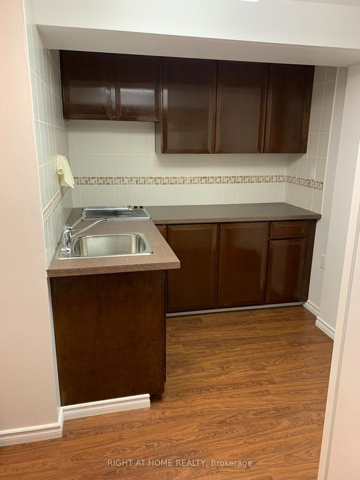 Photo 17 at 66 Dewlane Drive, Newtonbrook West, Toronto