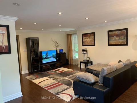 Photo 3 at 66 Dewlane Drive, Newtonbrook West, Toronto