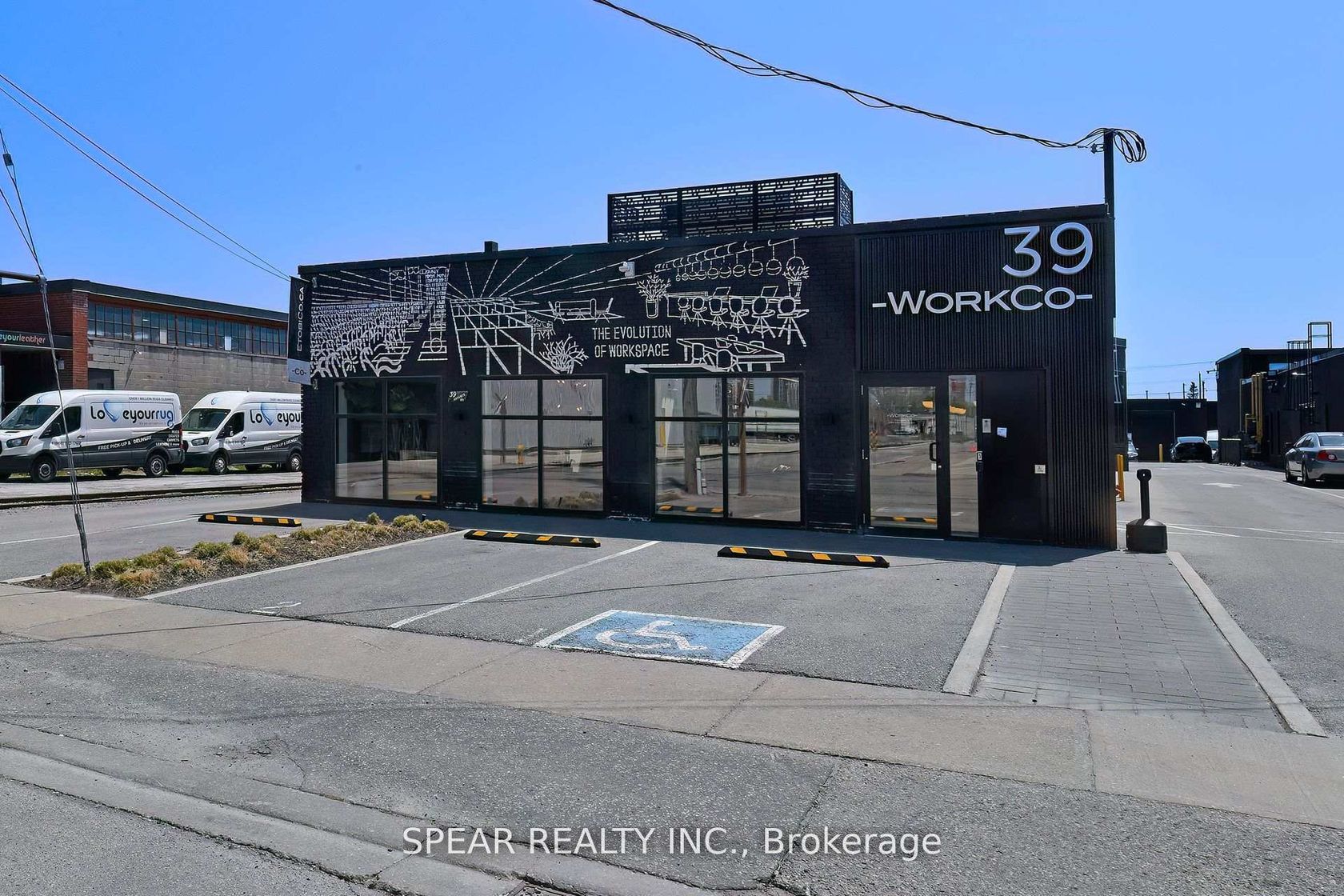 39 Advance Road, City Centre West, Toronto photo number 2