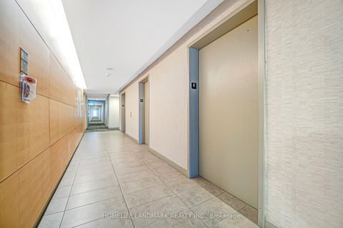 Photo 4 at unit 811 - 4K Spadina Avenue, Waterfront Communities C1, Toronto