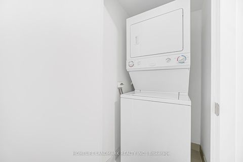 Photo 11 at unit 811 - 4K Spadina Avenue, Waterfront Communities C1, Toronto