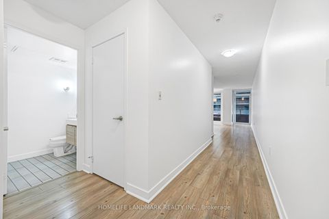 Photo 12 at unit 811 - 4K Spadina Avenue, Waterfront Communities C1, Toronto