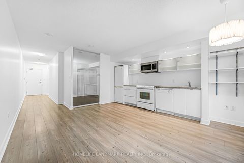 Photo 15 at unit 811 - 4K Spadina Avenue, Waterfront Communities C1, Toronto