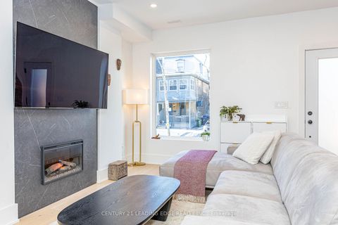 Photo 3 at 261 Howland Avenue, Annex, Toronto