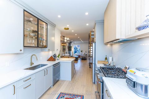 Photo 16 at 261 Howland Avenue, Annex, Toronto