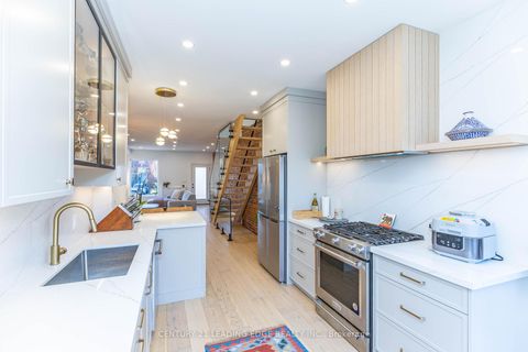 Photo 17 at 261 Howland Avenue, Annex, Toronto