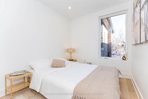 Photo 19 at 261 Howland Avenue, Annex, Toronto
